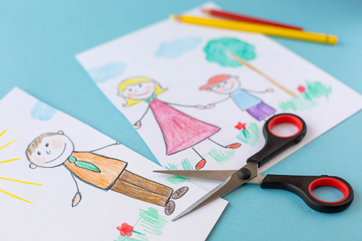 혼인기간 중 태어난 자녀인데, 부친이 다른 사람이라면? 2 혼인기간 중 태어난 자녀 부가 다르면